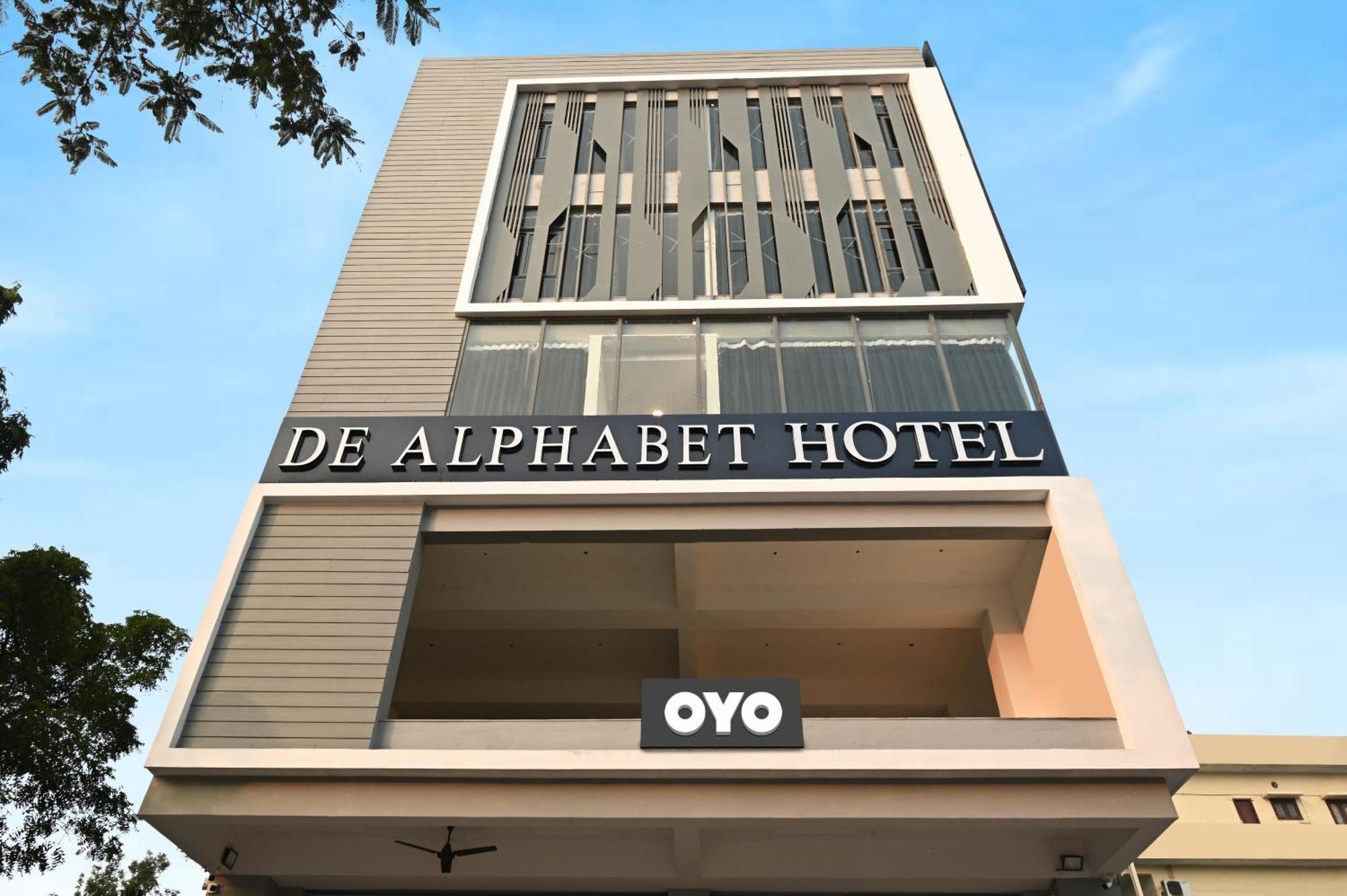Super Townhouse De Alphabet Karmanghat Haïdarabad Extérieur photo