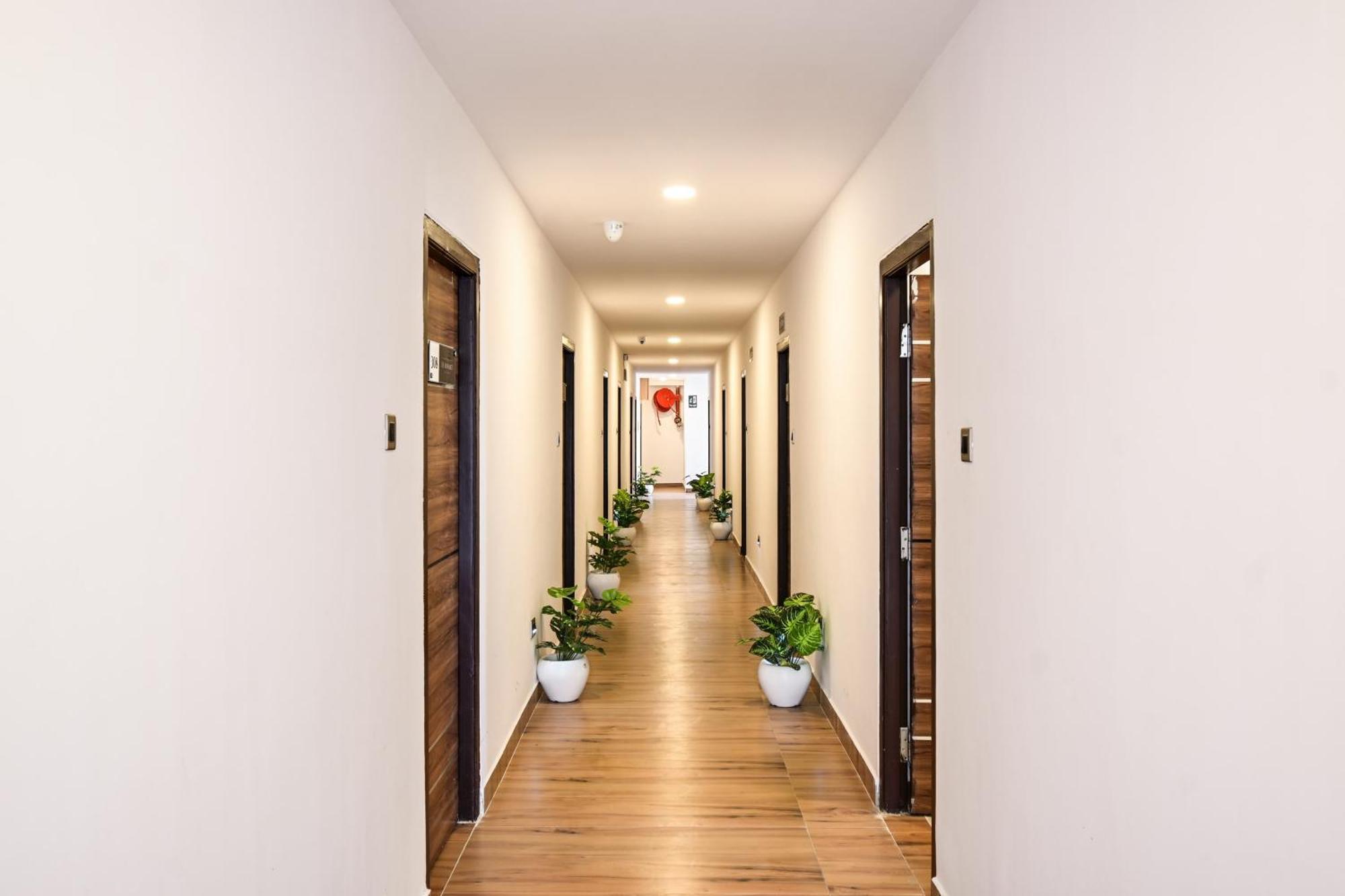 Super Townhouse De Alphabet Karmanghat Haïdarabad Extérieur photo